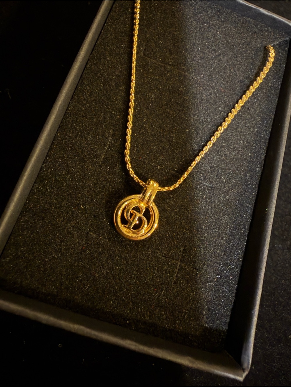 DIOR Dainty CD Logo Circle Pendant Necklace 17in - Picture 10 of 10